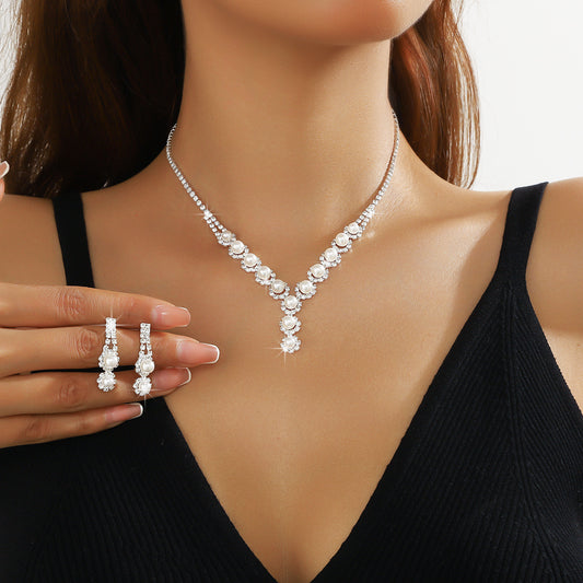 Elegant European and American Rhinestone Necklace and Earrings Set for Women