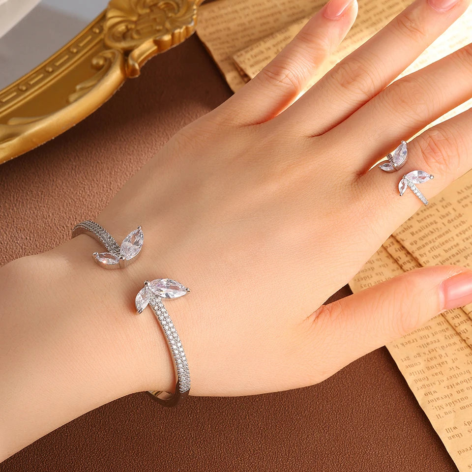 Two Piece Exquisite Fashion Butterfly Open Ring Bracelet Set With Sparkly Zircons For Women Party Jewelry
