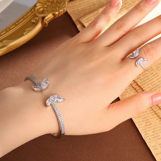 Two Piece Exquisite Fashion Butterfly Open Ring Bracelet Set With Sparkly Zircons For Women Party Jewelry