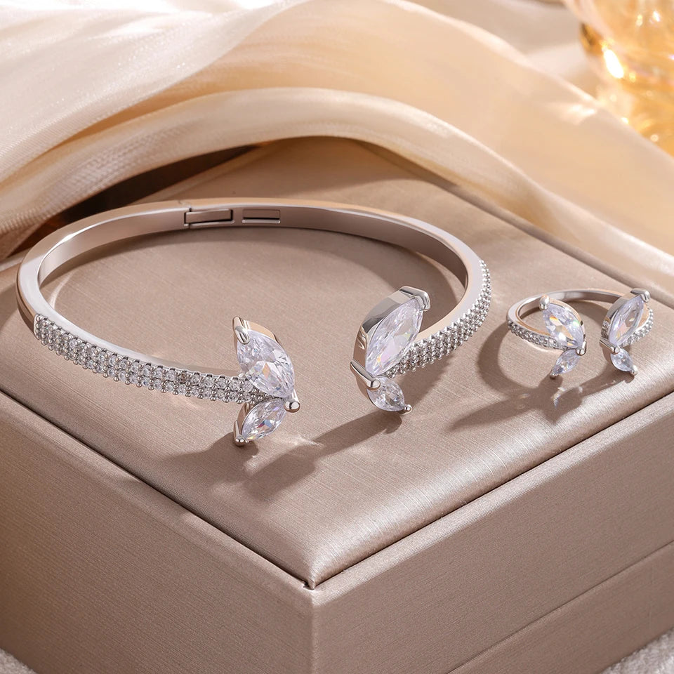 Two Piece Exquisite Fashion Butterfly Open Ring Bracelet Set With Sparkly Zircons For Women Party Jewelry