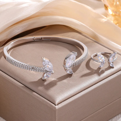 Two Piece Exquisite Fashion Butterfly Open Ring Bracelet Set With Sparkly Zircons For Women Party Jewelry