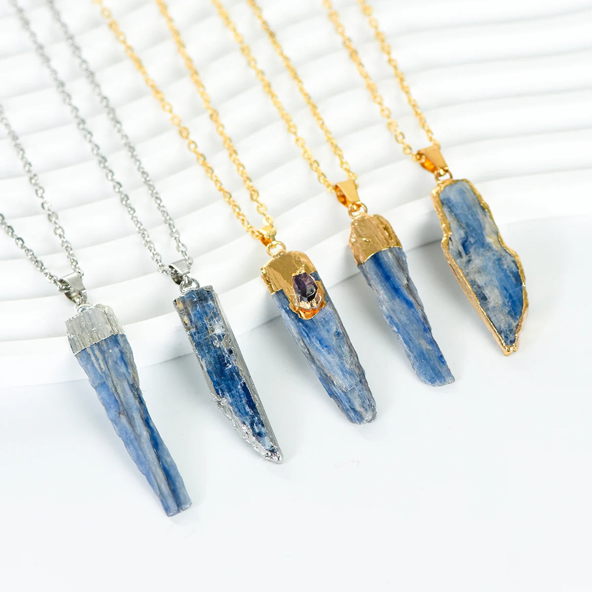 Raw Kyanite Pendant Necklace Positive Energy Crystal Jewelry Unisex Fashion